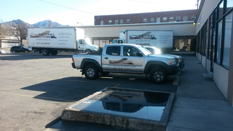 moving truck with lift gate